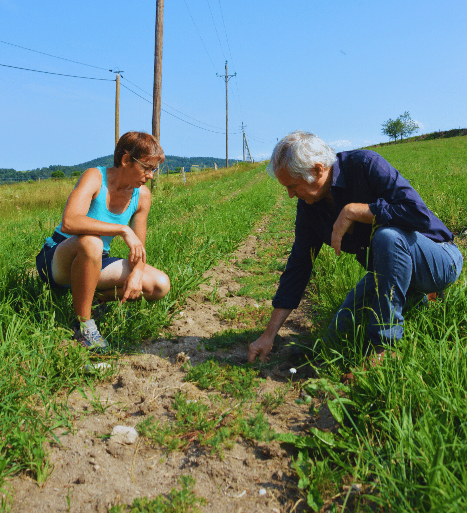 Laurent Gautun chatting with a grower in her field
