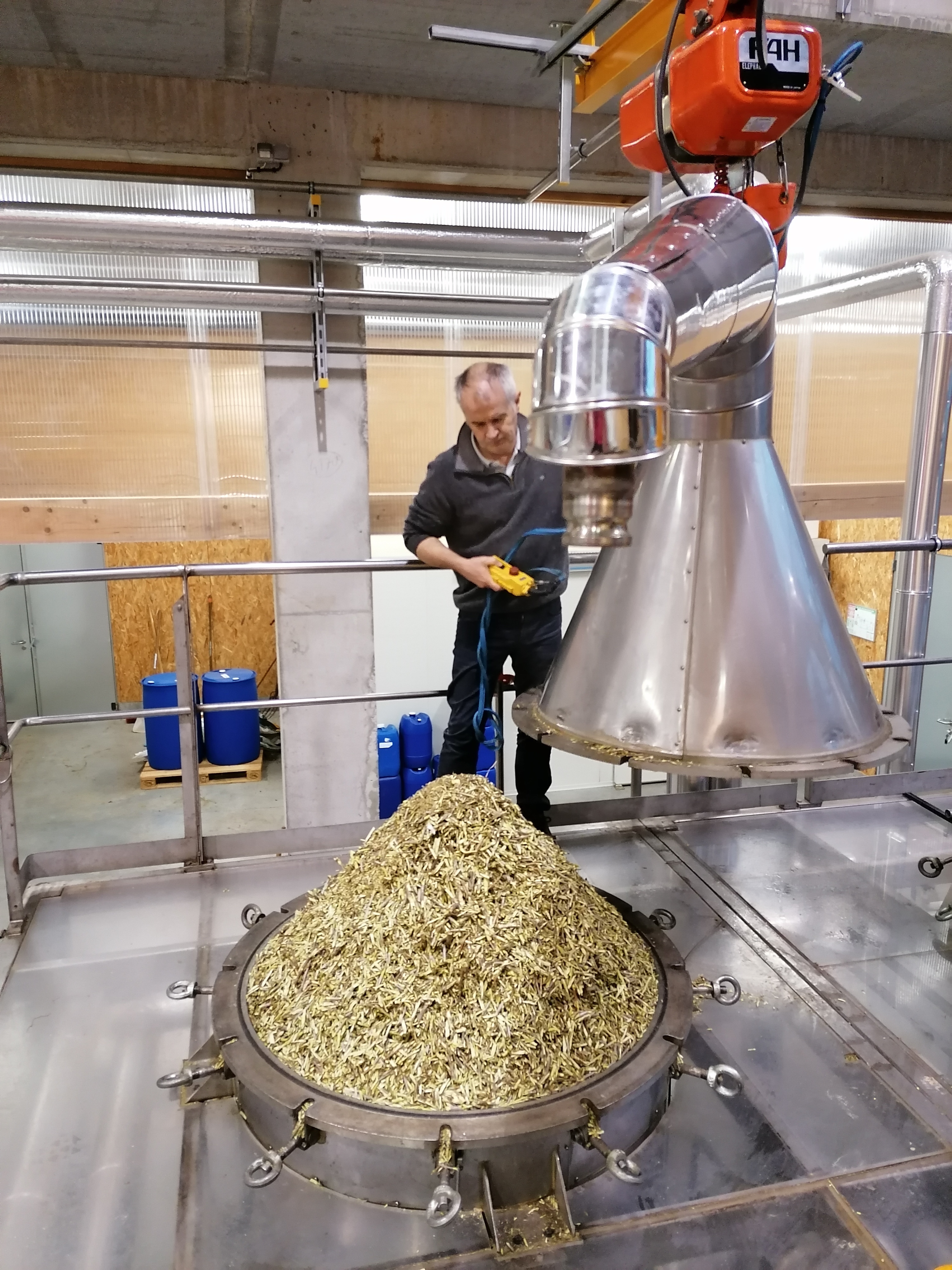 Decouvrez la distillation Cassis de Bourgogne